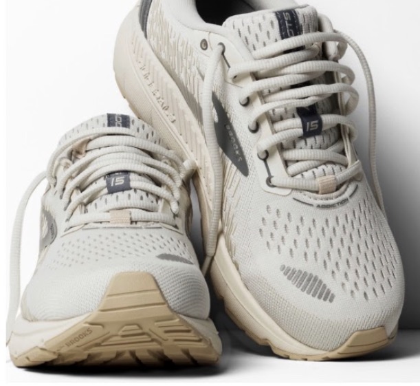 elite feet brooks shoes